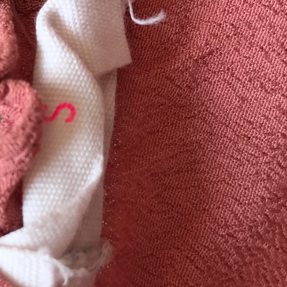 Pink flowy top! - Picture 5 of 5